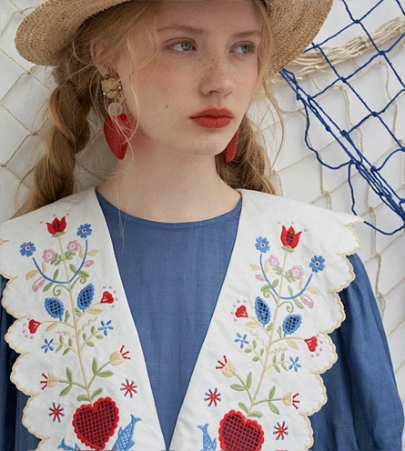 Geborduurde kleding en accessoires